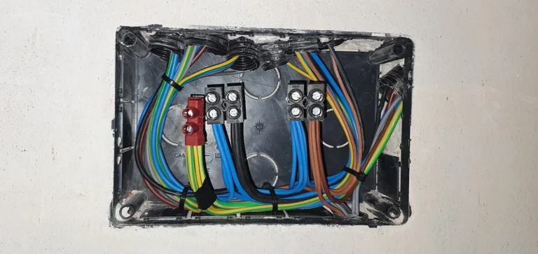 Instalación eléctrica de baja tensión y cuadro eléctrico – ELECTROZ Ingeniería