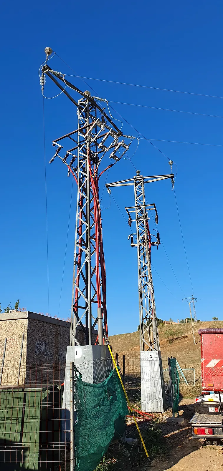 Apoyos de una línea aérea de media tensión